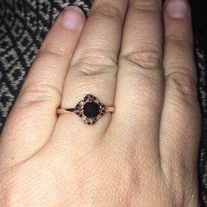 Ring rose gold black gems size 8